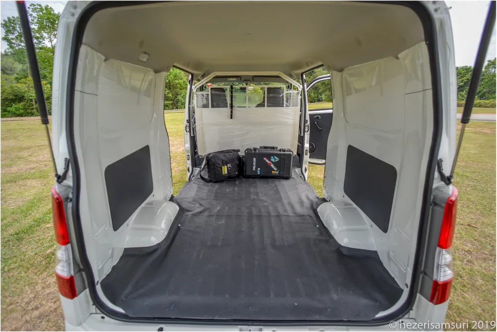 Daihatsu Gran Max Van Panel Van Safety